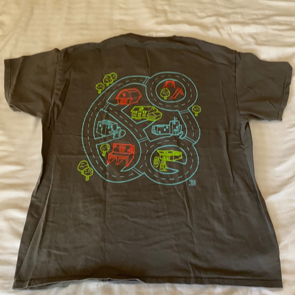 Men’s large grey shirt